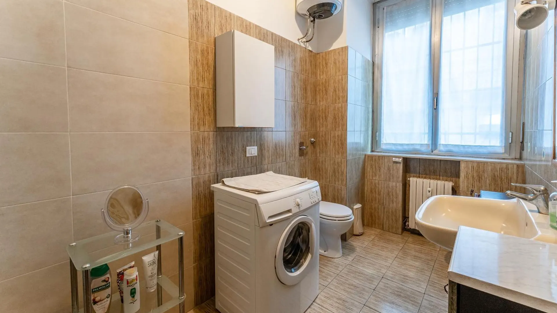 Apartment In Isola Garibaldi Milan